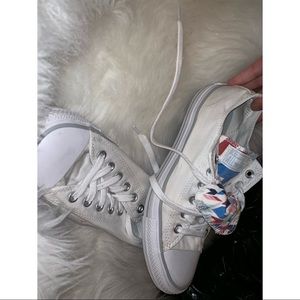 All white me converse with double young’s